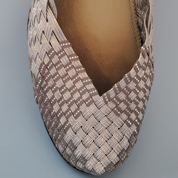EUC Silver Metallic Mesh Stretchy Ballet Flat Sz 10 Very Comfortable - Picture 5 of 9